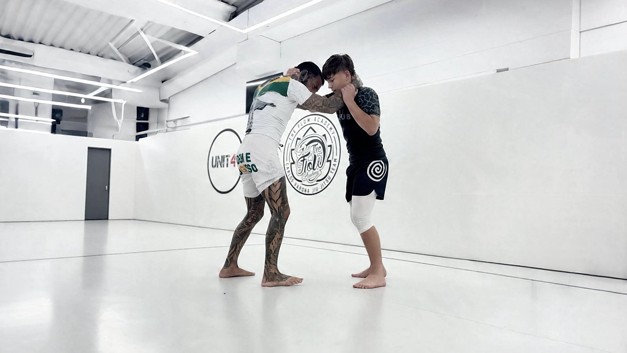 Grappling training in PRISE CLUB gear